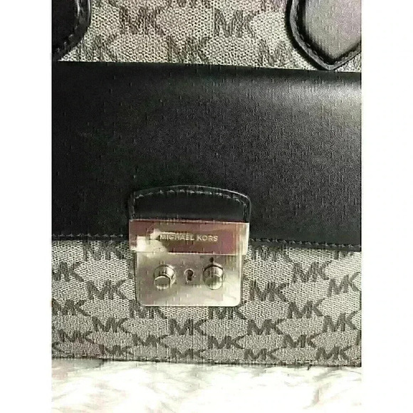 Michael Kors Bridgette Gray/Black Leather Tote Handbag Medium Size - Picture 3 of 13